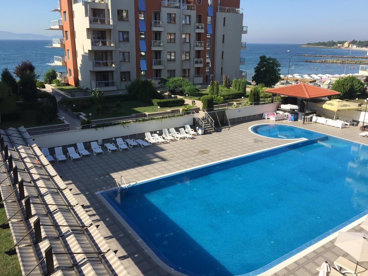 Apartments Helios Pomorie Luaran gambar